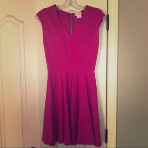 Pink short sleeve dress size small fits 4/6